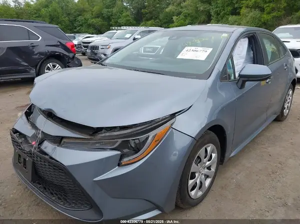 5YFEPMAE7NP389915 2022 TOYOTA COROLLA - Image 2