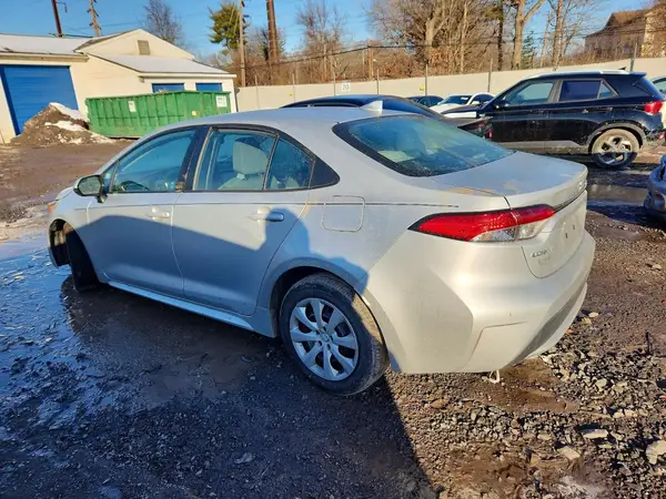 5YFEPMAE8MP160268 2021 TOYOTA COROLLA - Image 2