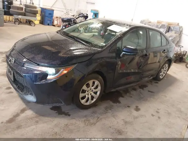 5YFEPMAE8MP161811 2021 TOYOTA COROLLA - Image 2