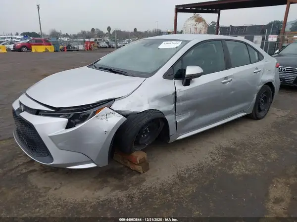 5YFEPMAE8MP171786 2021 TOYOTA COROLLA - Image 2