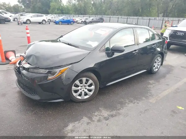 5YFEPMAE8MP173473 2021 TOYOTA COROLLA - Image 2