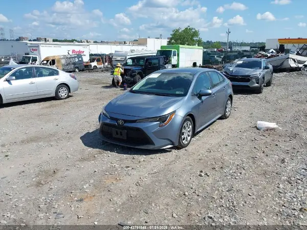 5YFEPMAE8MP180164 2021 TOYOTA COROLLA - Image 2