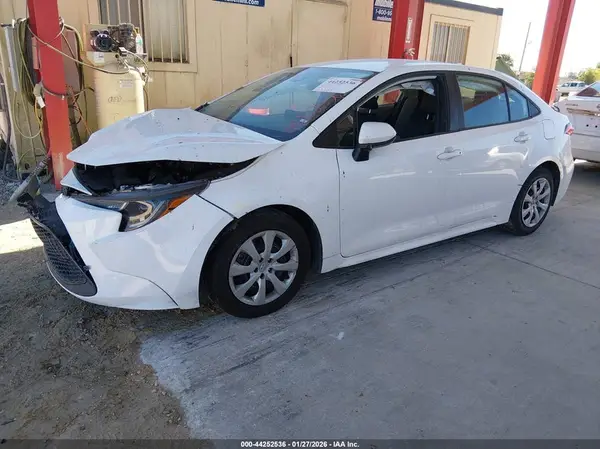 5YFEPMAE8MP181377 2021 TOYOTA COROLLA - Image 2