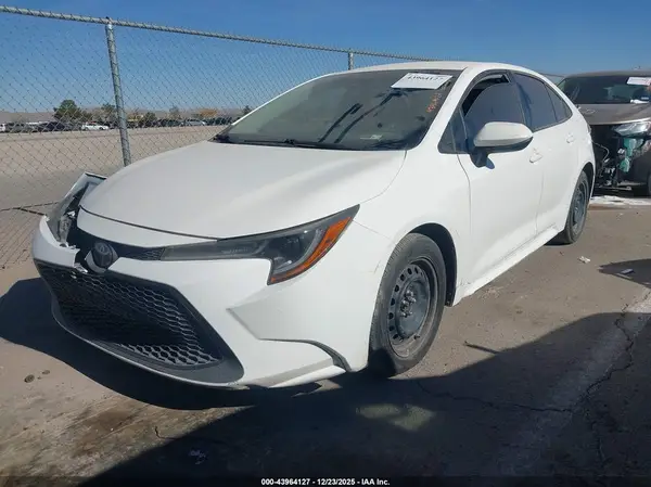 5YFEPMAE8MP183257 2021 TOYOTA COROLLA - Image 2