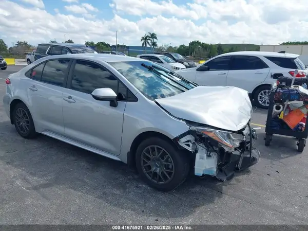 5YFEPMAE8MP206696 2021 TOYOTA COROLLA - Image 1
