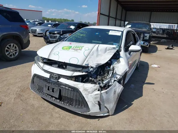 5YFEPMAE8MP207105 2021 TOYOTA COROLLA - Image 2