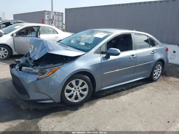 5YFEPMAE8MP211042 2021 TOYOTA COROLLA - Image 2