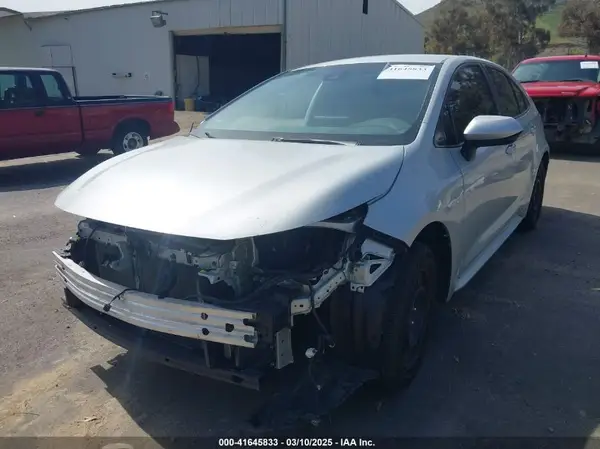5YFEPMAE8MP214975 2021 TOYOTA COROLLA - Image 2