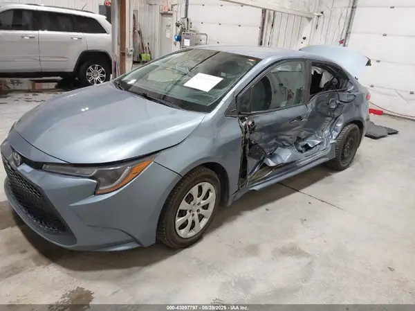 5YFEPMAE8MP215673 2021 TOYOTA COROLLA - Image 2