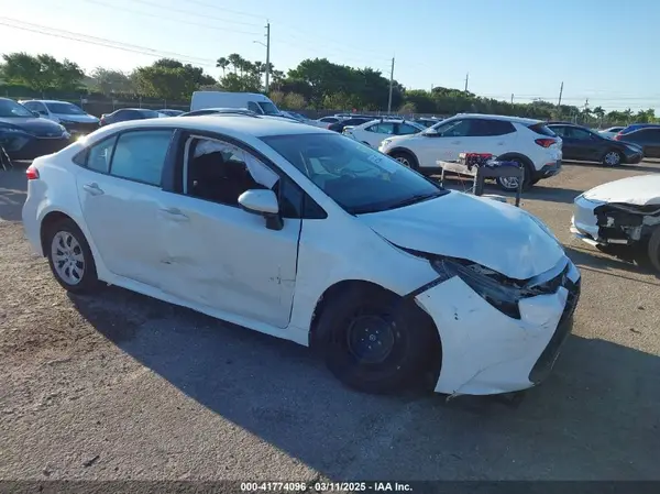 5YFEPMAE8MP233669 2021 TOYOTA COROLLA - Image 1