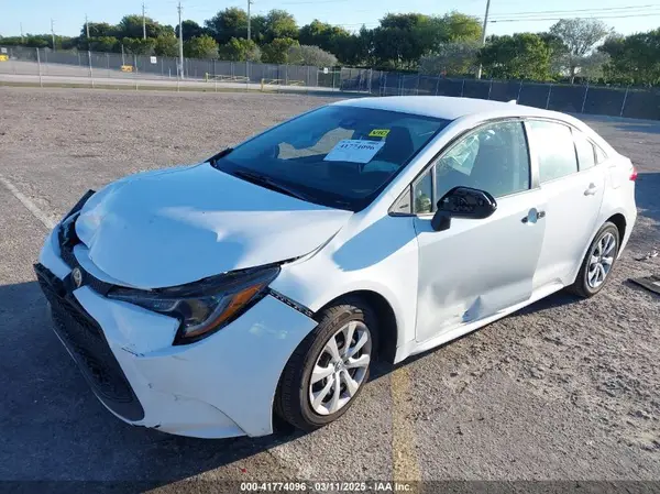5YFEPMAE8MP233669 2021 TOYOTA COROLLA - Image 2