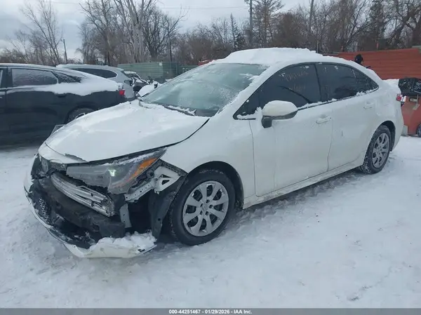 5YFEPMAE8MP245207 2021 TOYOTA COROLLA - Image 2