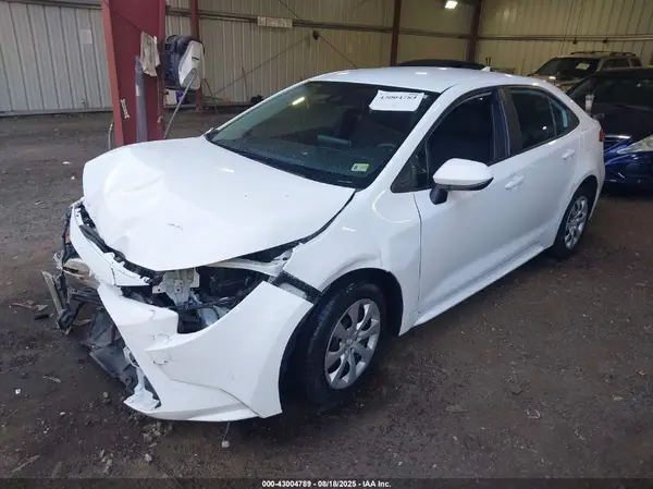 5YFEPMAE8MP245952 2021 TOYOTA COROLLA - Image 2