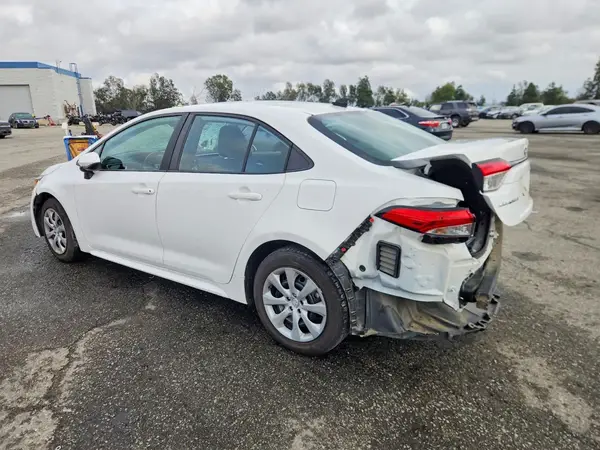 5YFEPMAE8MP249810 2021 TOYOTA COROLLA - Image 2