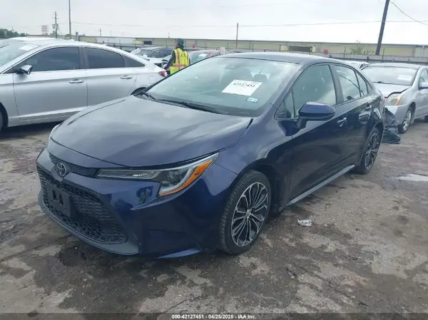 5YFEPMAE8MP258586 2021 TOYOTA COROLLA - Image 2