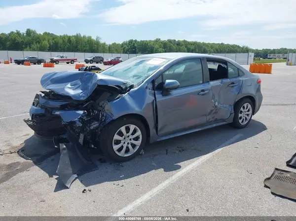 5YFEPMAE8MP261780 2021 TOYOTA COROLLA - Image 2