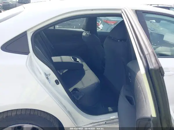 5YFEPMAE8NP272795 2022 TOYOTA COROLLA - Image 8