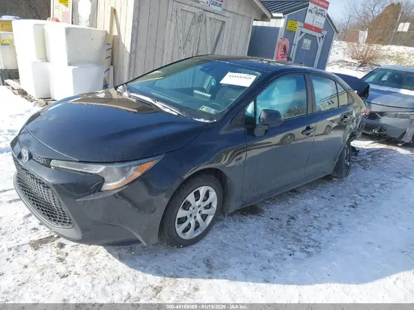 5YFEPMAE8NP276491 2022 TOYOTA COROLLA - Image 2