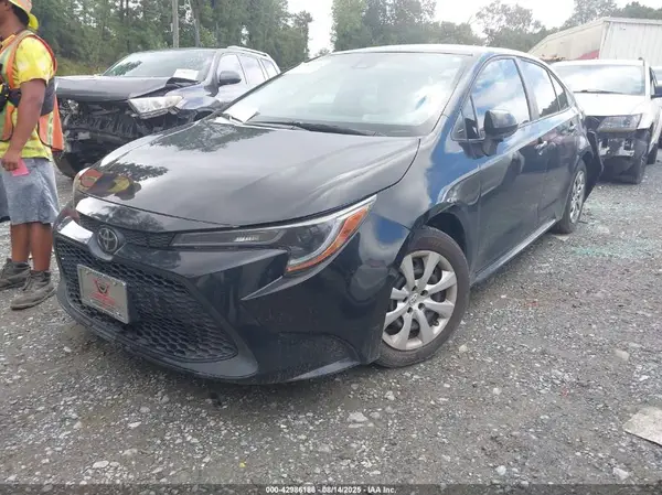 5YFEPMAE8NP280704 2022 TOYOTA COROLLA - Image 2