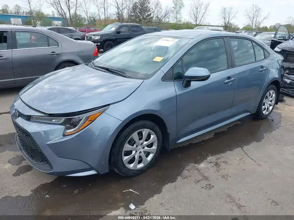 5YFEPMAE8NP286292 2022 TOYOTA COROLLA - Image 2