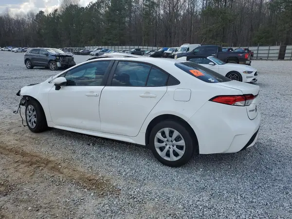 5YFEPMAE8NP287829 2022 TOYOTA COROLLA - Image 2