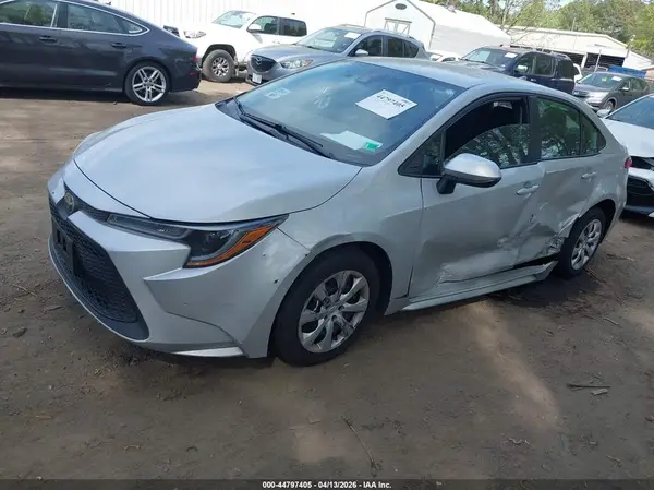 5YFEPMAE8NP288060 2022 TOYOTA COROLLA - Image 2
