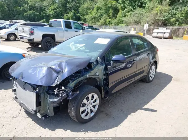 5YFEPMAE8NP288737 2022 TOYOTA COROLLA - Image 2