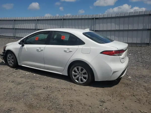 5YFEPMAE8NP288818 2022 TOYOTA COROLLA - Image 2