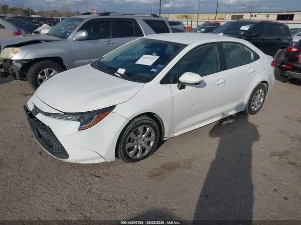 5YFEPMAE8NP295560 2022 TOYOTA COROLLA - Image 2
