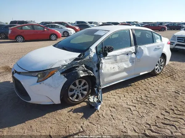 5YFEPMAE8NP295686 2022 TOYOTA COROLLA - Image 2