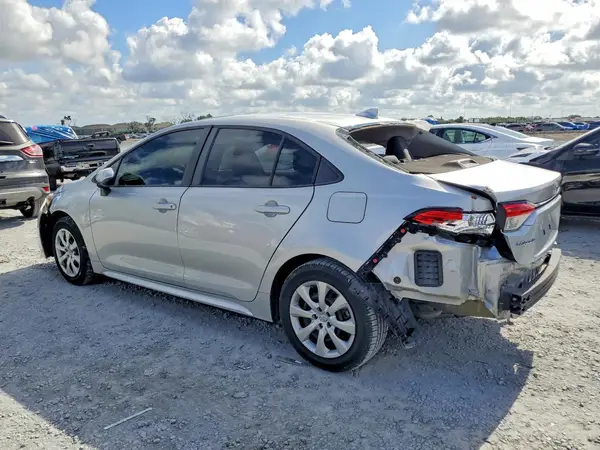 5YFEPMAE8NP301132 2022 TOYOTA COROLLA - Image 2