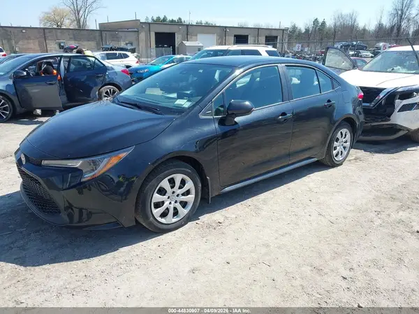 5YFEPMAE8NP301759 2022 TOYOTA COROLLA - Image 2