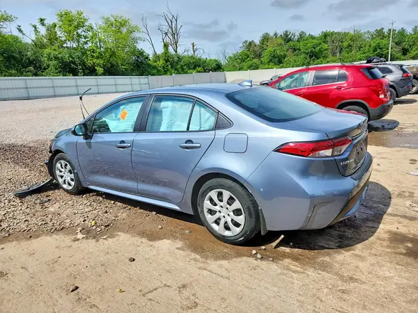 5YFEPMAE8NP307447 2022 TOYOTA COROLLA - Image 2