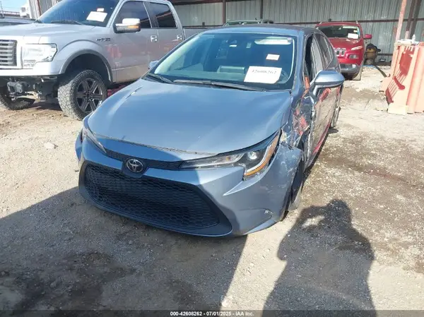 5YFEPMAE8NP317315 2022 TOYOTA COROLLA - Image 2