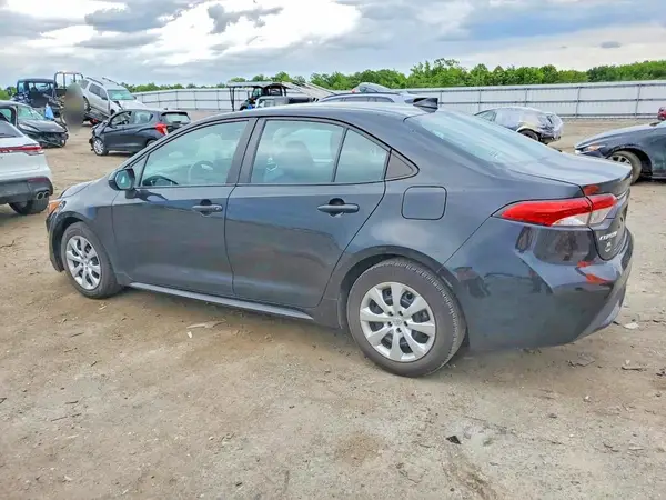 5YFEPMAE8NP317623 2022 TOYOTA COROLLA - Image 2