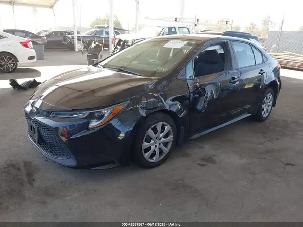 5YFEPMAE8NP319145 2022 TOYOTA COROLLA - Image 2