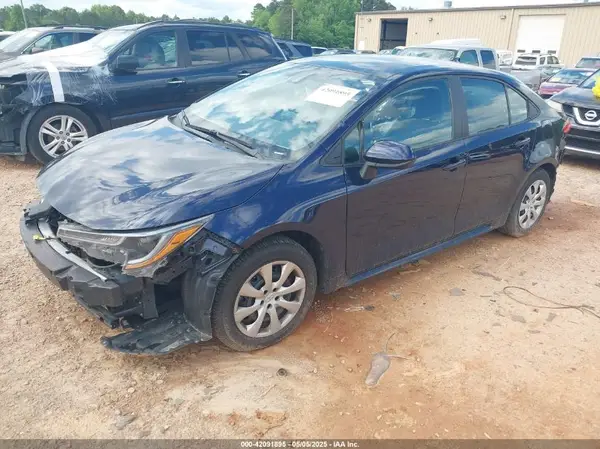 5YFEPMAE8NP321767 2022 TOYOTA COROLLA - Image 2