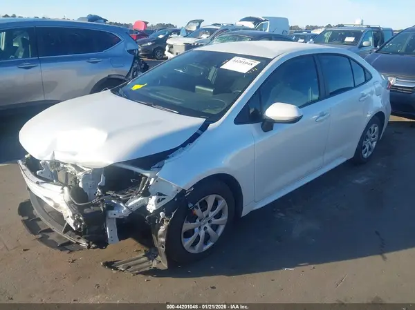 5YFEPMAE8NP323969 2022 TOYOTA COROLLA - Image 2