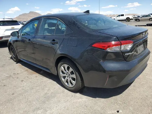 5YFEPMAE8NP324815 2022 TOYOTA COROLLA - Image 2
