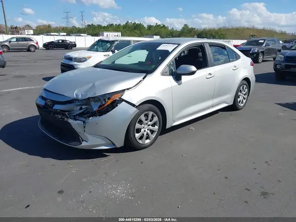 5YFEPMAE8NP324989 2022 TOYOTA COROLLA - Image 2