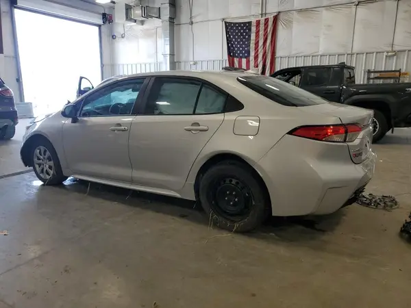 5YFEPMAE8NP327200 2022 TOYOTA COROLLA - Image 2