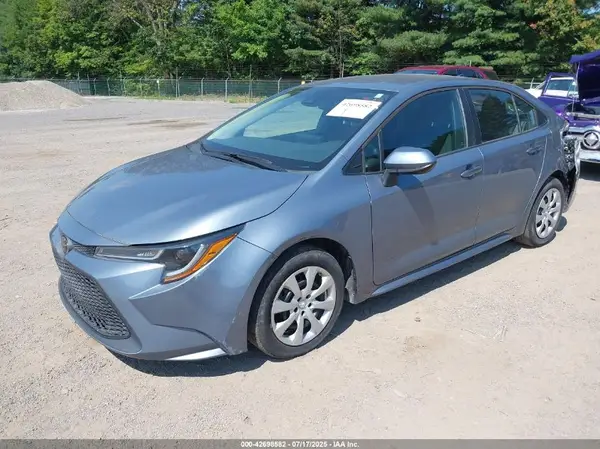 5YFEPMAE8NP327617 2022 TOYOTA COROLLA - Image 2