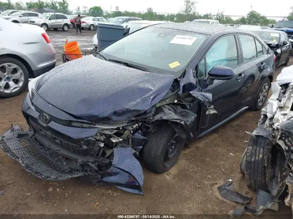5YFEPMAE8NP332672 2022 TOYOTA COROLLA - Image 2