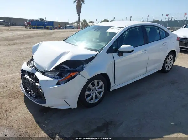 5YFEPMAE8NP337967 2022 TOYOTA COROLLA - Image 2