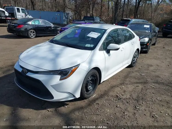 5YFEPMAE8NP338150 2022 TOYOTA COROLLA - Image 2