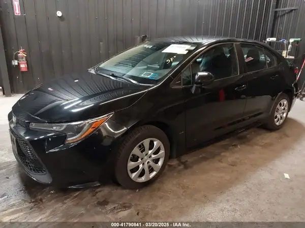 5YFEPMAE8NP341856 2022 TOYOTA COROLLA - Image 2