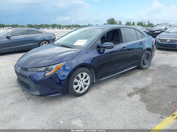 5YFEPMAE8NP343820 2022 TOYOTA COROLLA - Image 2