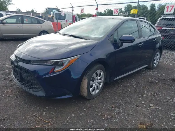 5YFEPMAE8NP345115 2022 TOYOTA COROLLA - Image 2