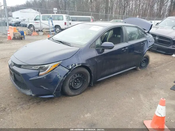 5YFEPMAE8NP350296 2022 TOYOTA COROLLA - Image 2