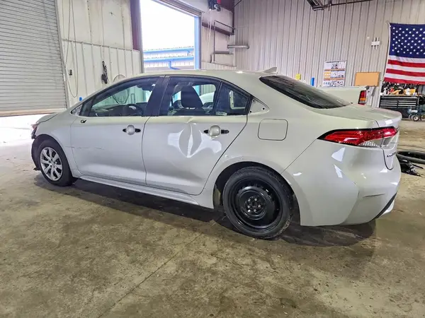 5YFEPMAE8NP353490 2022 TOYOTA COROLLA - Image 2